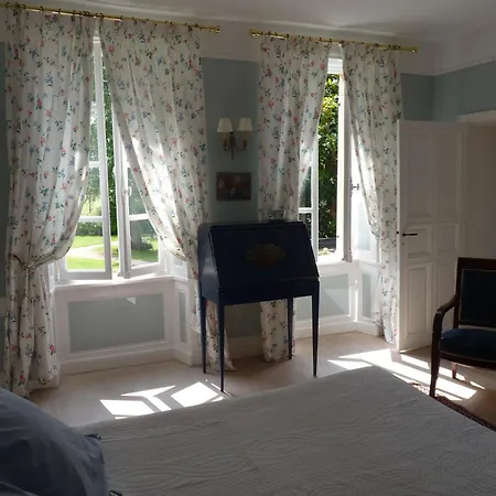 D'hotes Le Petit Bed & Breakfast 3*