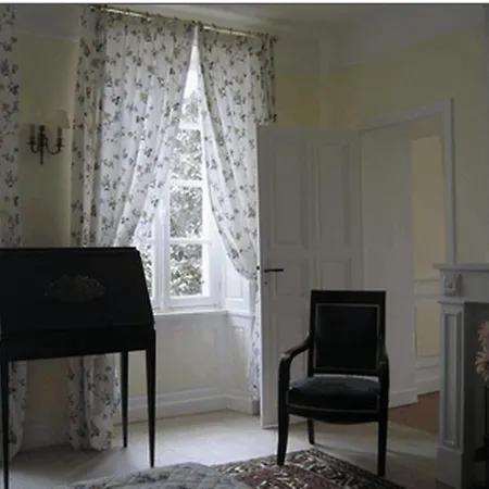 D'hotes Le Petit Bed & Breakfast Sully (Calvados)